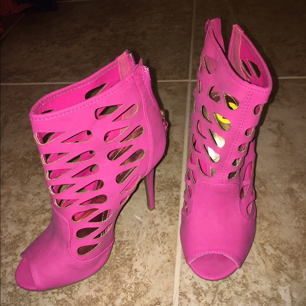 Pink Peep Toe Booties 🦄