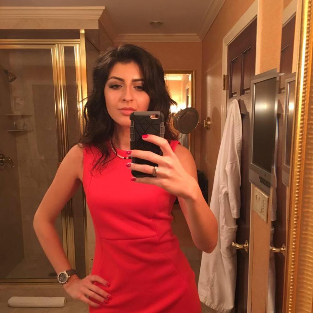 Meet your Posher, Valeria