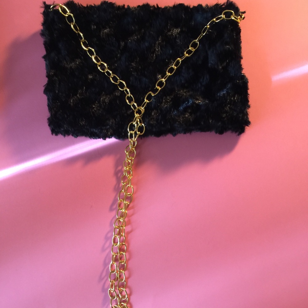 ✨Sale✨ Handmade Black Faux Fur Chain Purse