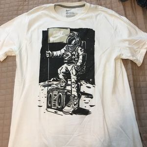 Nike cotton graphic T