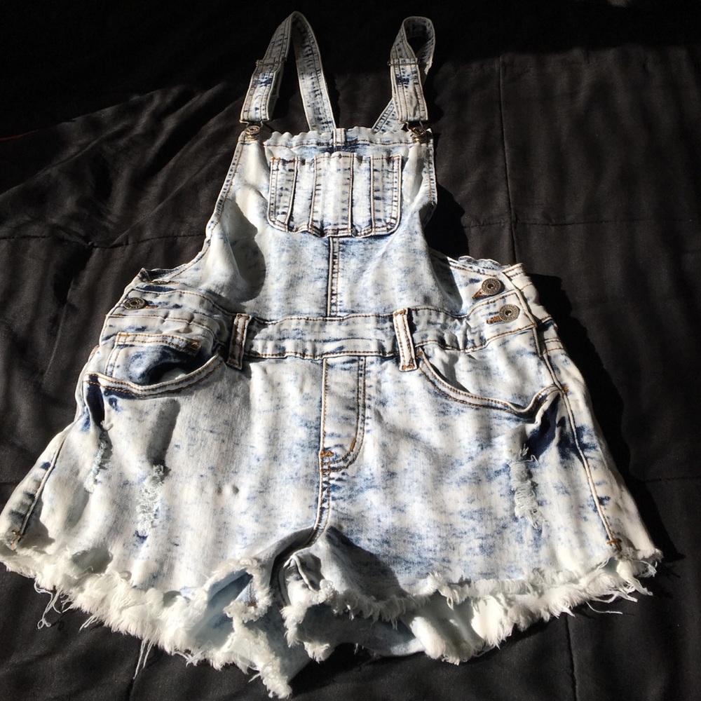 Small Iris Jeans Bleached Shorts Overalls