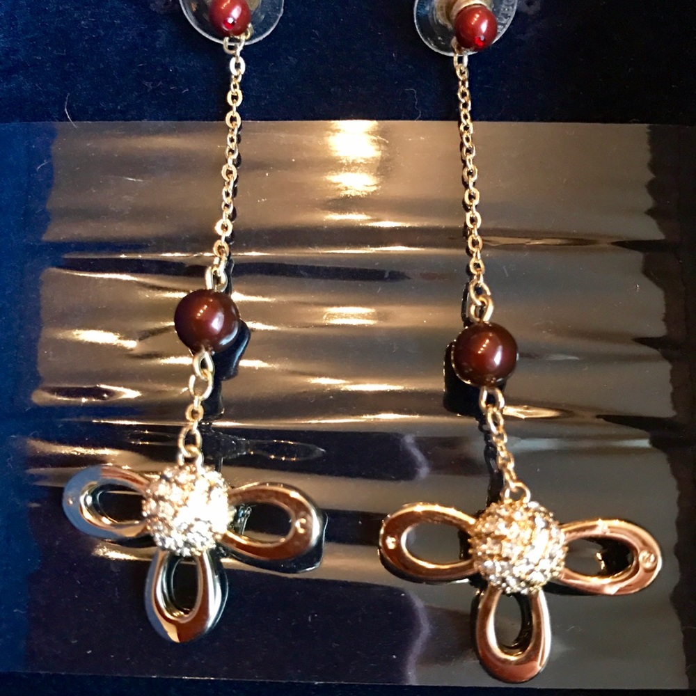 $250!! Gorgeous Swarovski crystal earrings