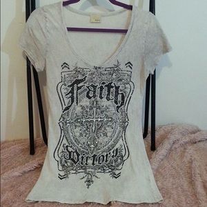 💘Daytrip Bedazzled Cross Top💕