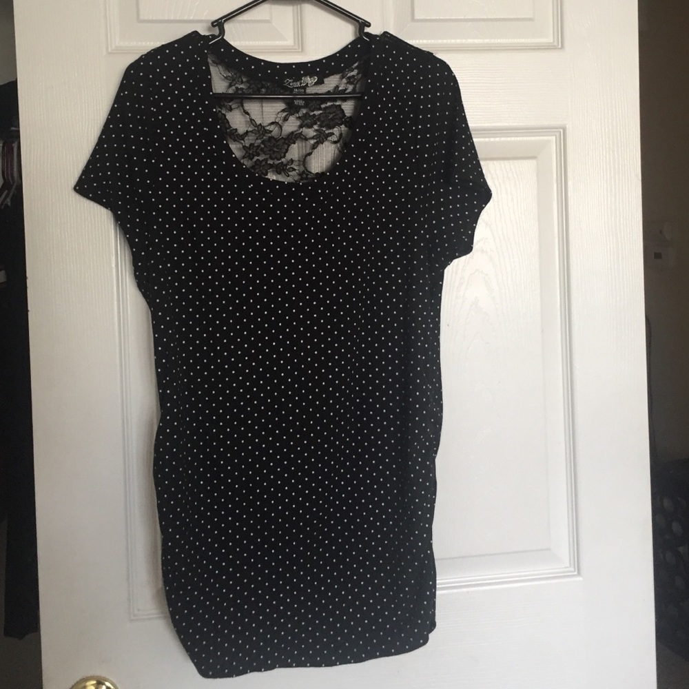 Black polka-dot tee shirt with lace back