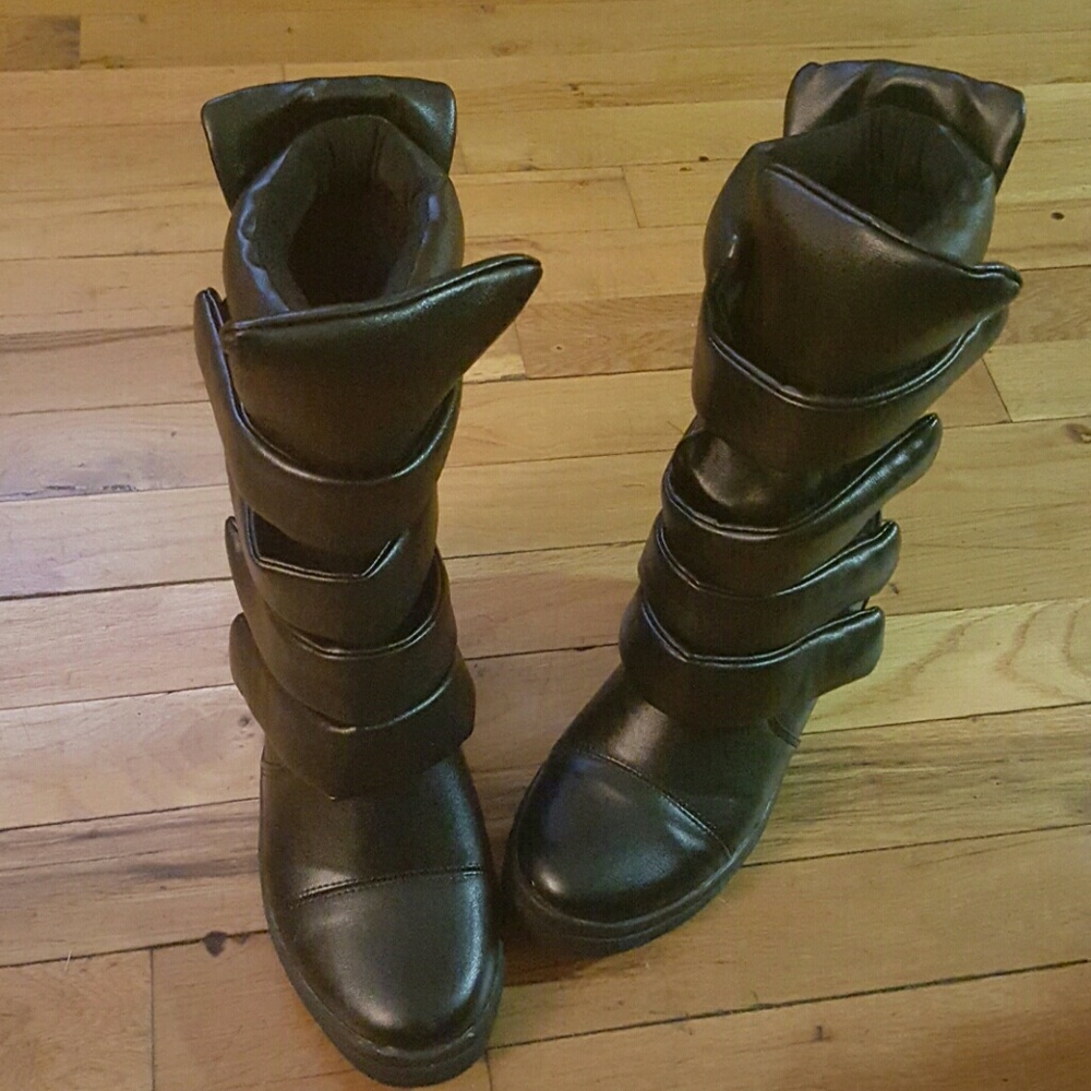 FUTURISTIC BOOTS