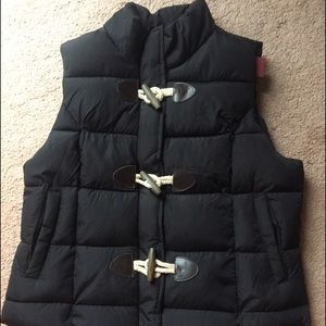ARIZONA JEAN CO. PUFFER VEST, NEVER BEEN WORN! 💙