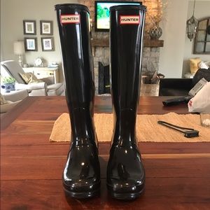 Reposh!!!!💐💋 black hunter boots! Size 8