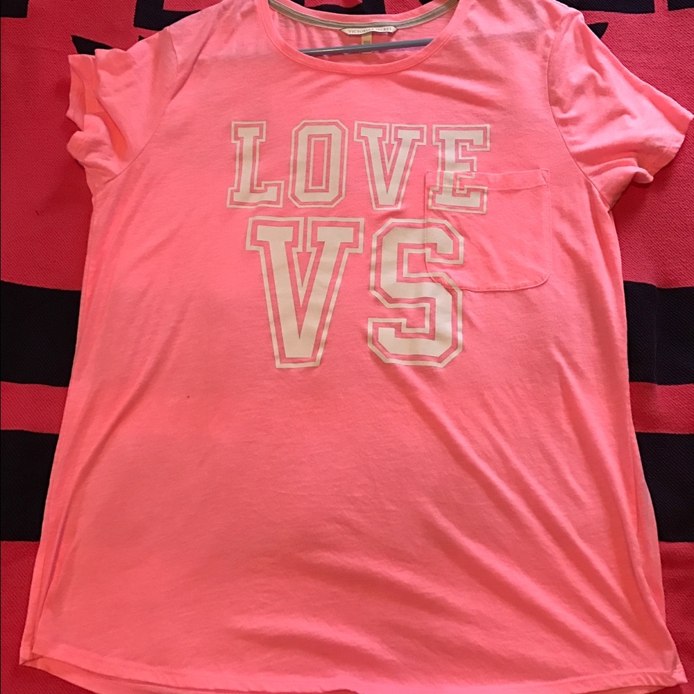 Vs pocket tee