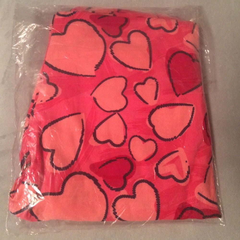 🆕 LuLaRoe OS Valentine's Heart Leggings