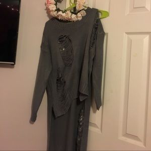 GREY DISTRESSED SWEATER