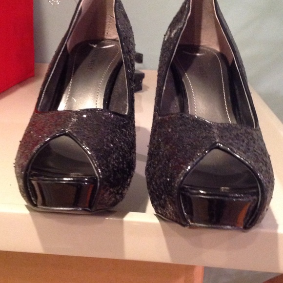 Black sparkly open toe heels - Picture 3 of 4