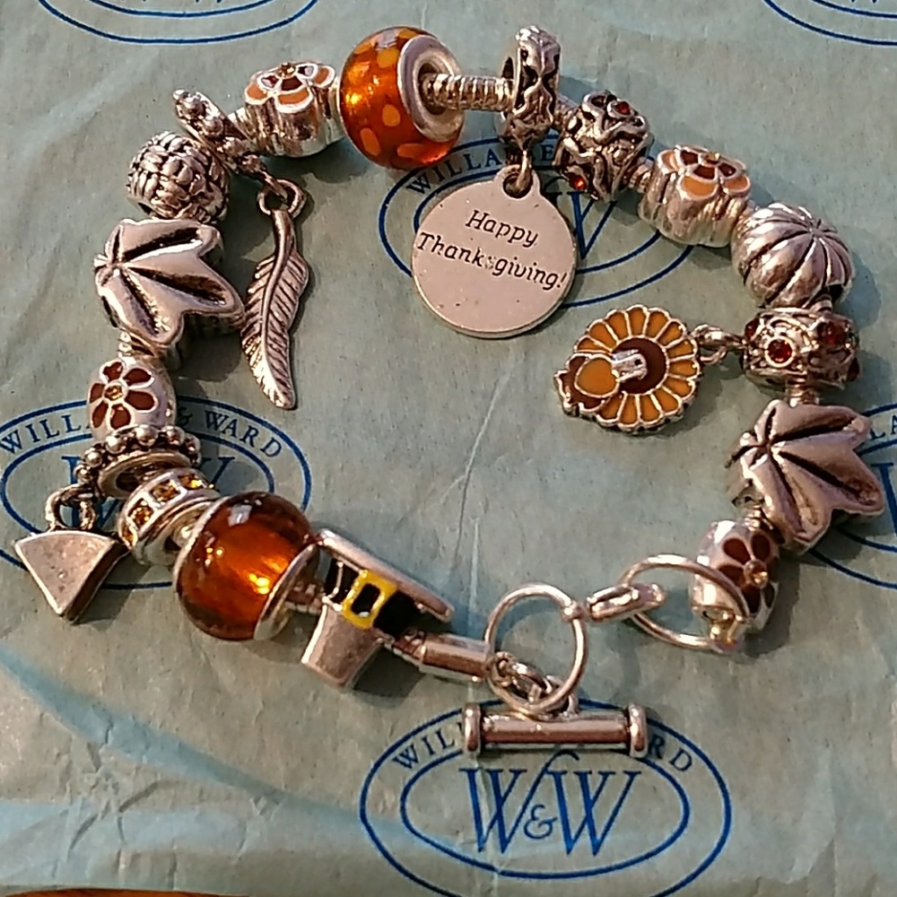 THE CHARMING NOVEMBER BRACELET