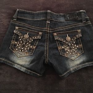 Request distressed denim shorts