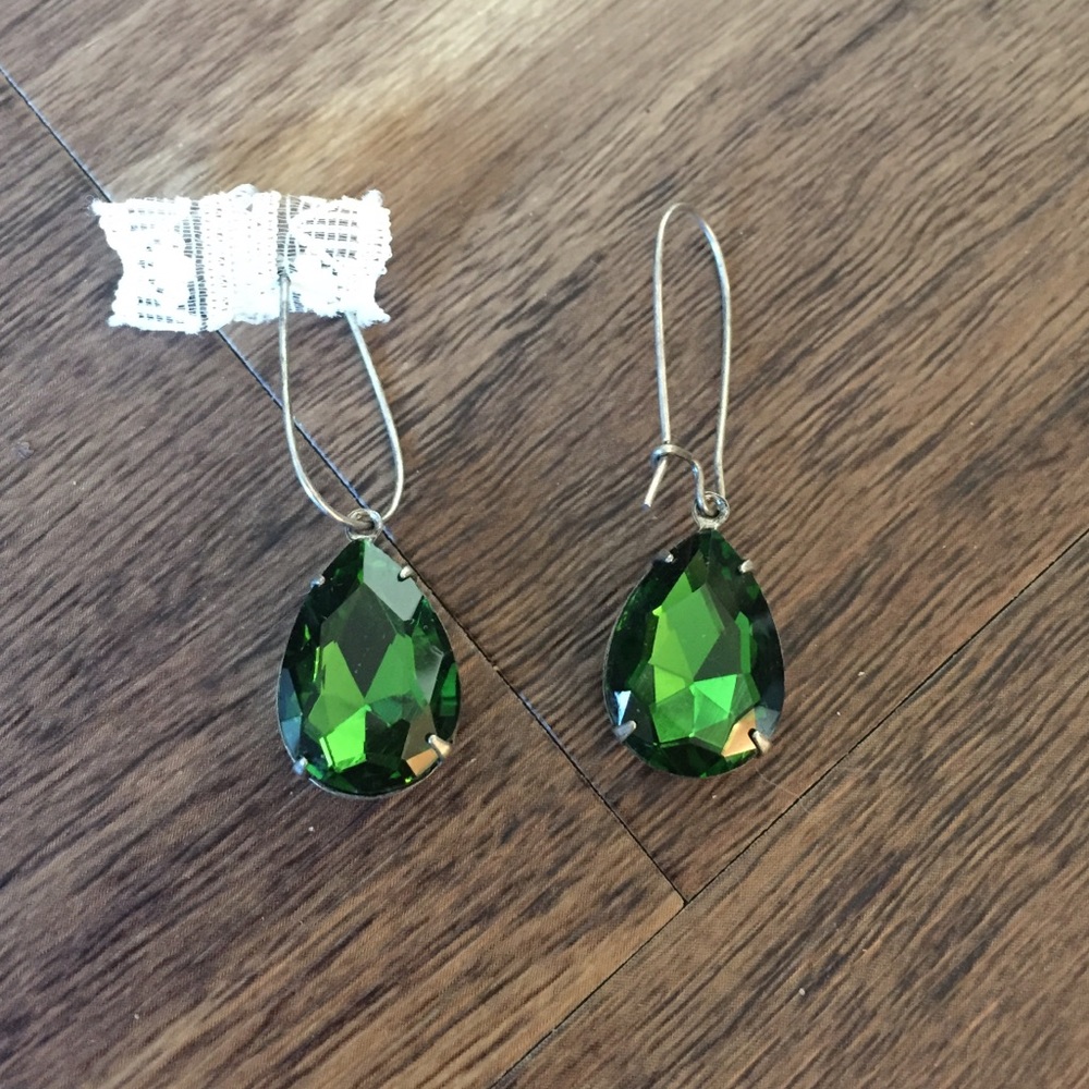Emerald teardrop earrings