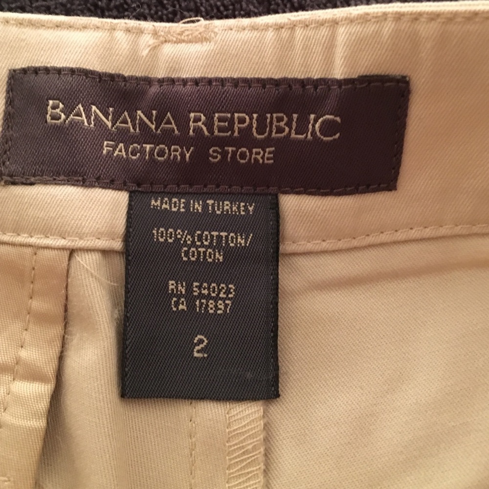 Banana Republic khaki shorts - Picture 3 of 3
