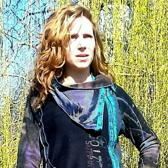 Meet your Posher, Lizzy - Picture 4 of 4