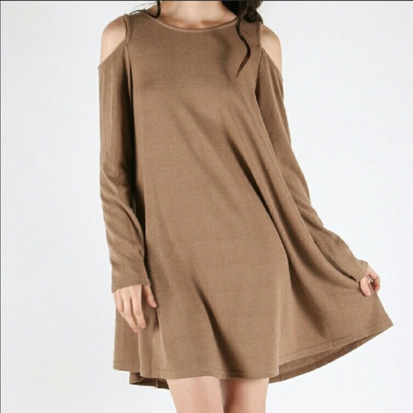 SALE!✨Forest Green Cold Shoulder Dress✨ - Picture 3 of 3