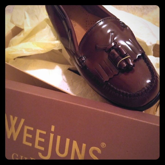 Bass Shoes - New, never worn US 9 Bass Weejun Tassel Loafers