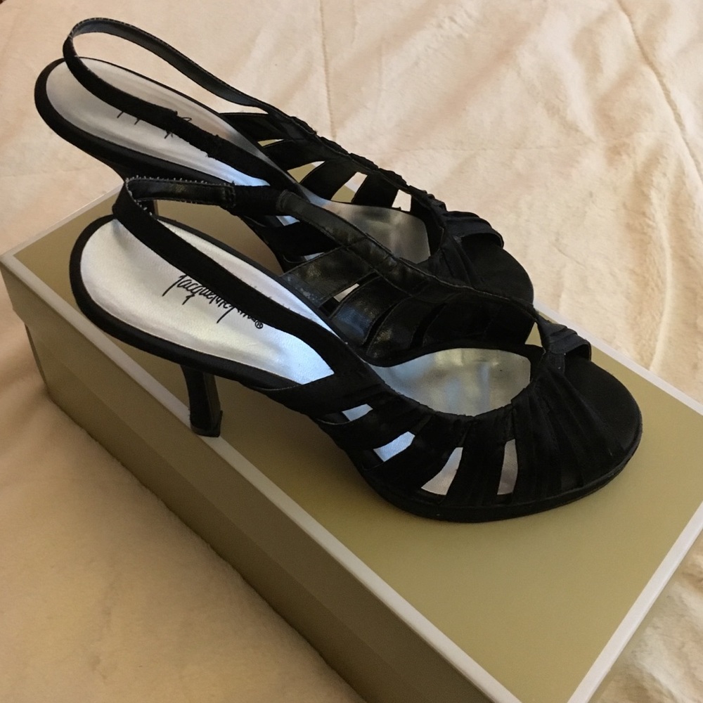 ❗️SALE! Jacqueline Ferrar heels