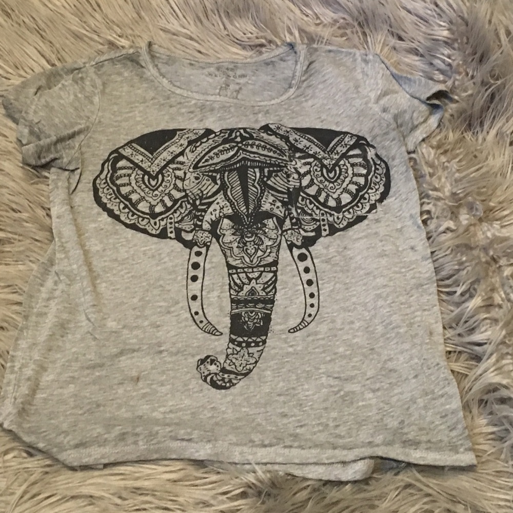 Gray elephant tee