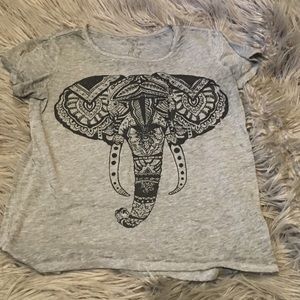 Gray elephant tee