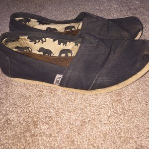 Toms