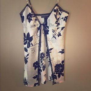 VICTORIAS SECRET BABYDOLL NIGHTIE LIKE NEW