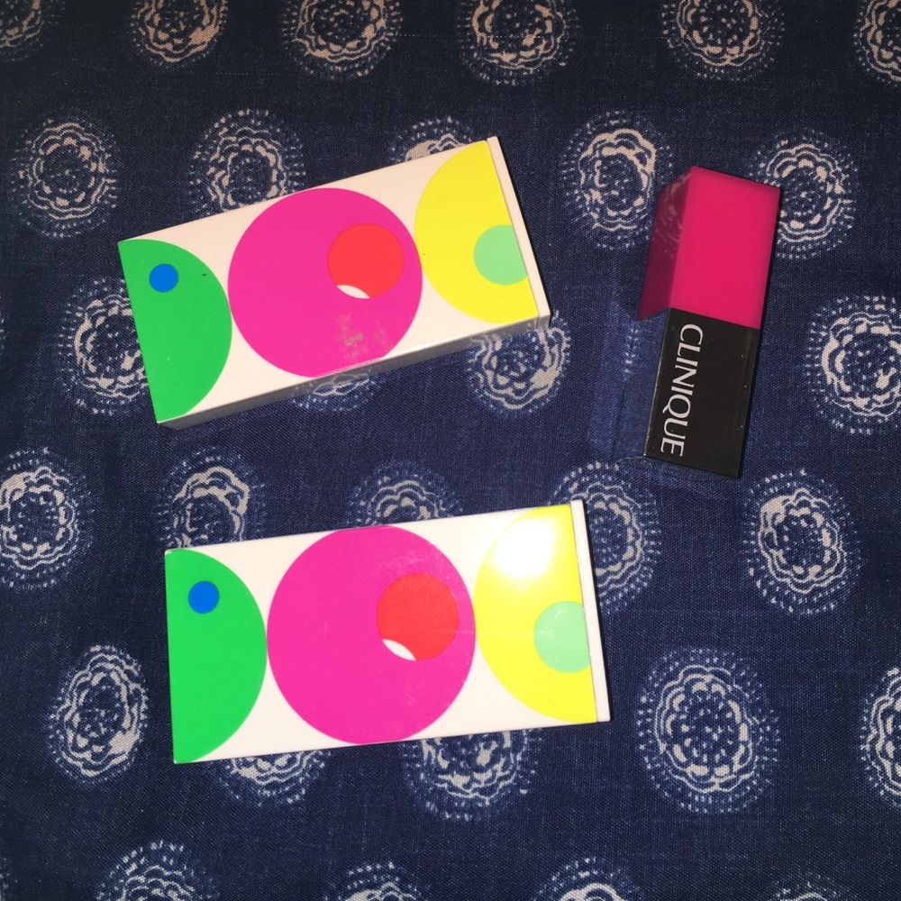 Clinique eyeshadow and lipstick bundle