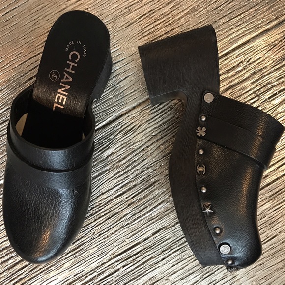 chanel clogs