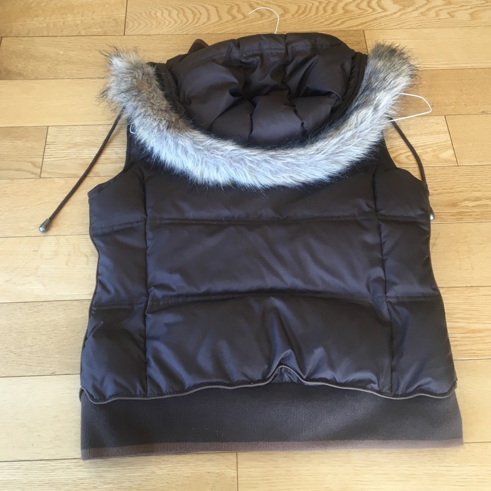 ✅SOLD✅ Juicy Couture Brown puffer vest - Picture 4 of 4