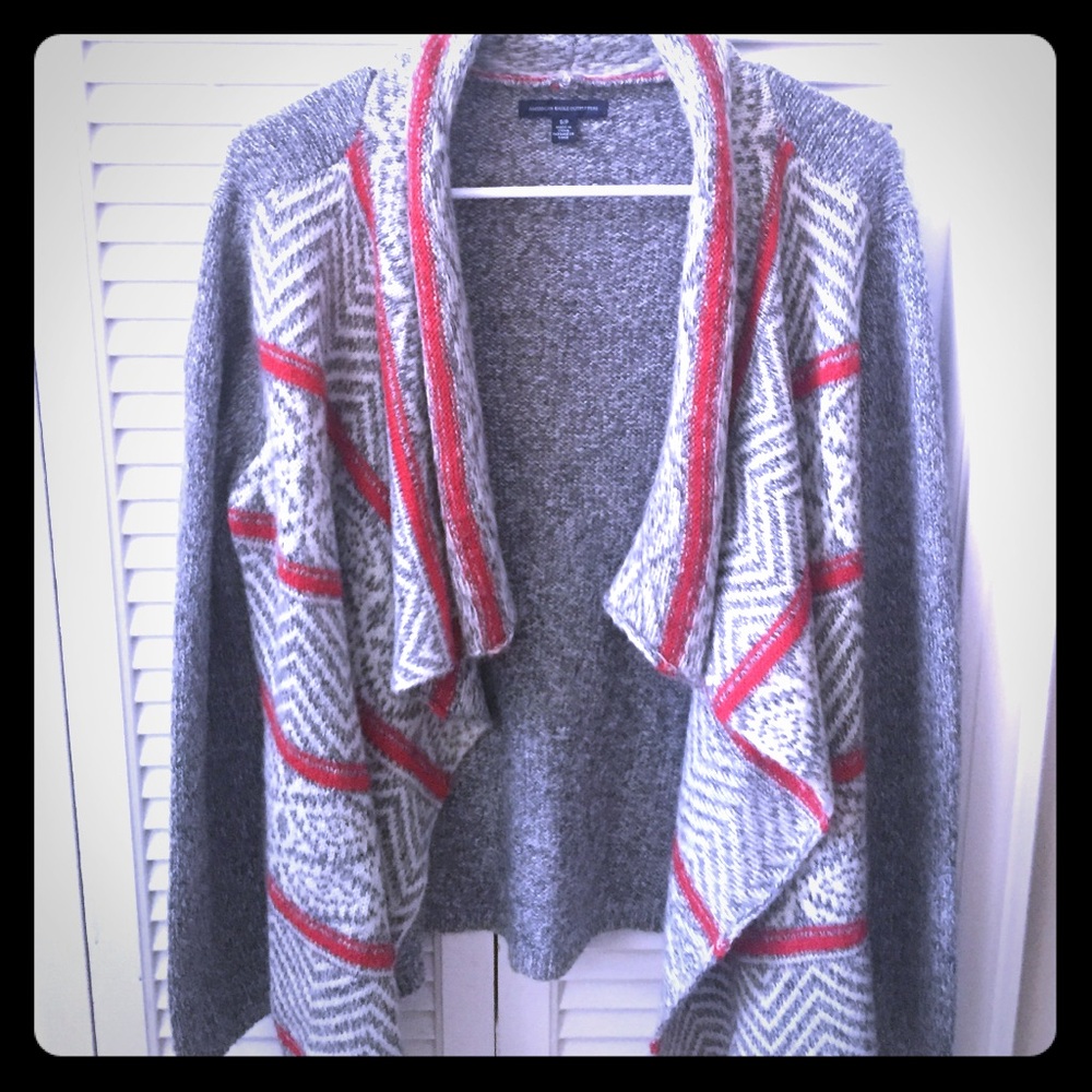 American Eagle grey Aztec print cardigan
