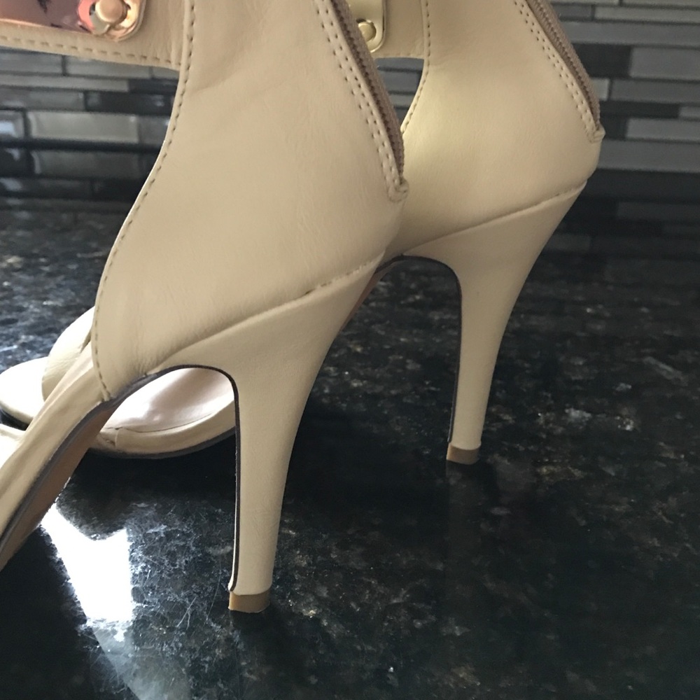 SOLD - Picture 4 of 4