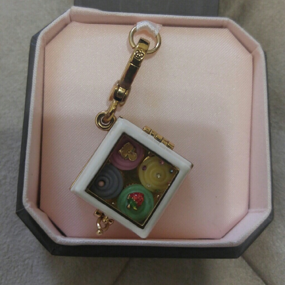 Juicy Couture Box of Cupcakes Charm