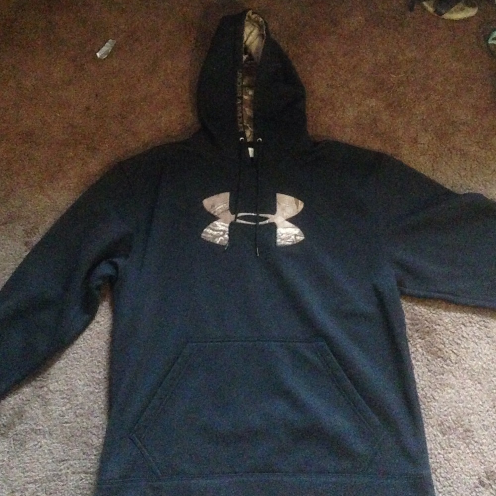 Men's dri-fit Under Armour sweatshirt