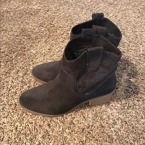 Size 10 Women's Merona ankle boots.