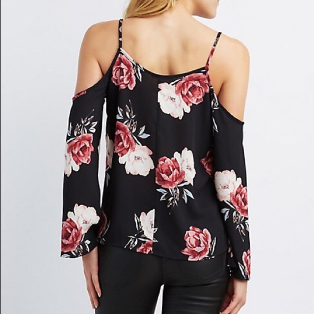 ✨SOLD✨ Cold Shoulder Top - Picture 2 of 3