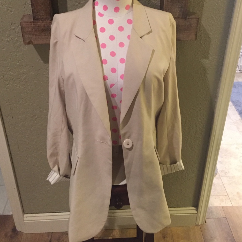 Forever 21 Blazer.