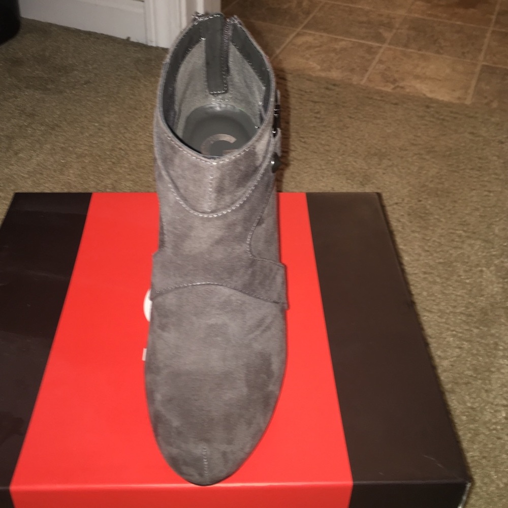 Boots - Picture 2 of 3