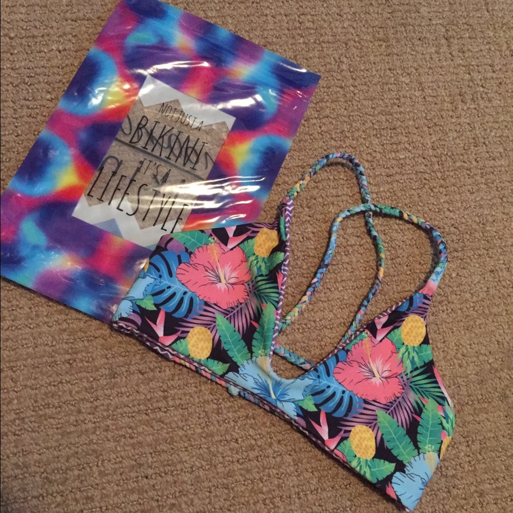 ‼️SOLD‼️Moana Heated Tropics top