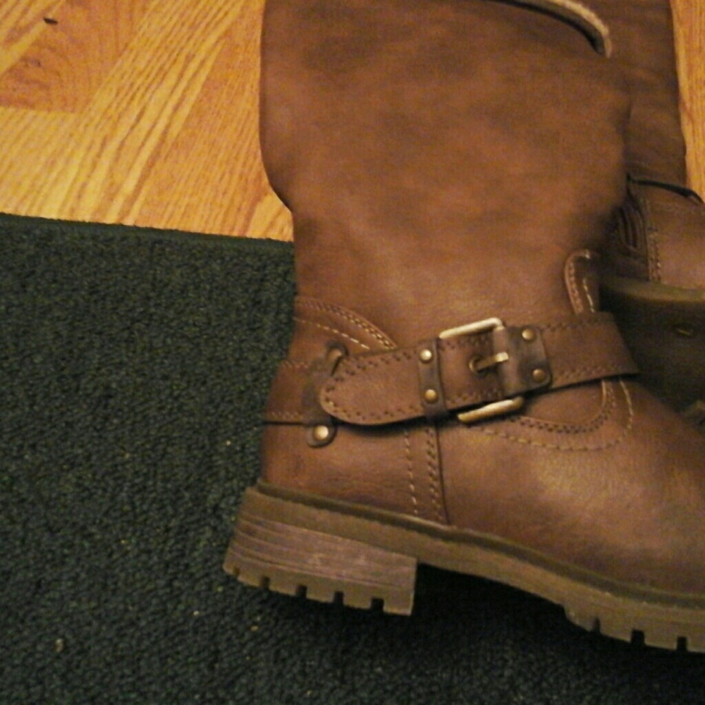 (SALE PRICE)Boots size 7 (BRAND NEW) - Picture 3 of 4