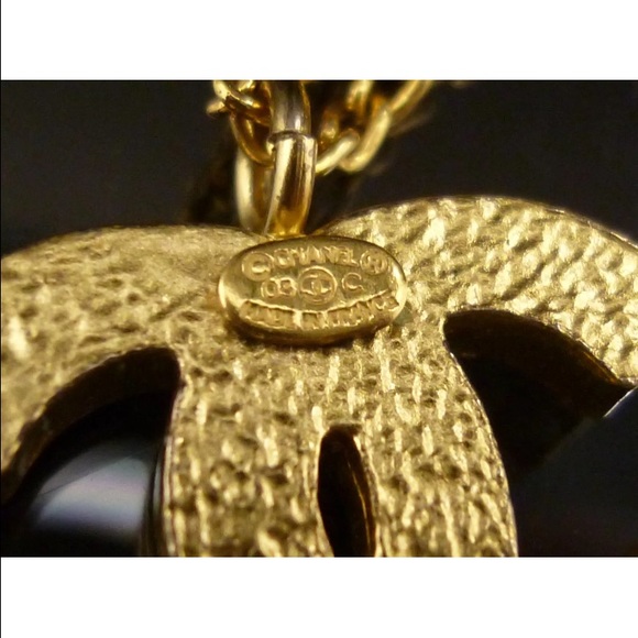 Stunning Chanel CC Faux Pearl and Rhinestone! - Picture 3 of 4