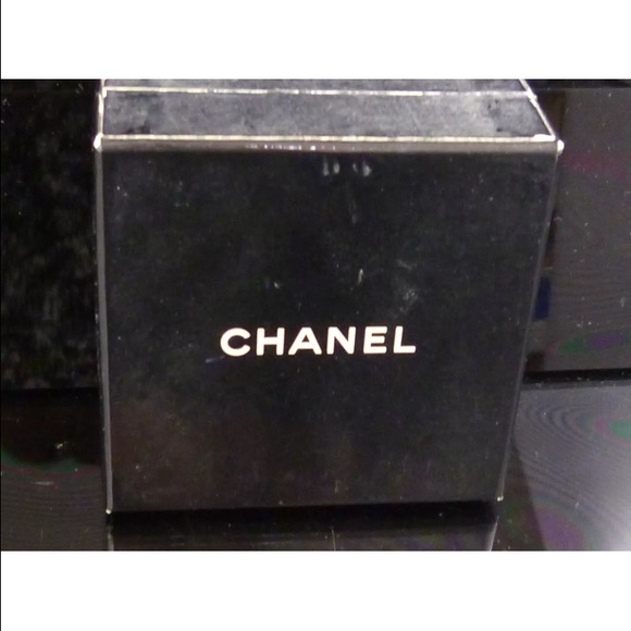 Stunning Chanel CC Faux Pearl and Rhinestone! - Picture 4 of 4