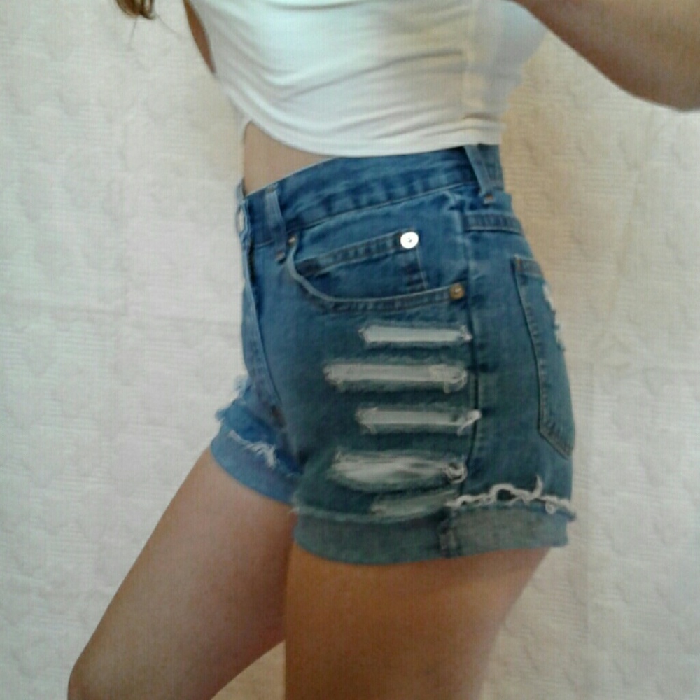 In Charge Vtg High Waist Destroyed Shorts