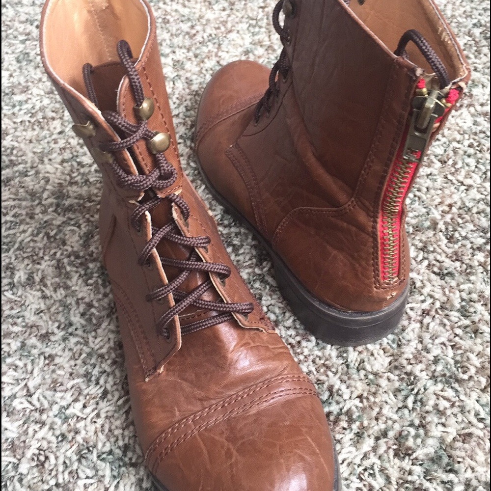 combat boots size 7