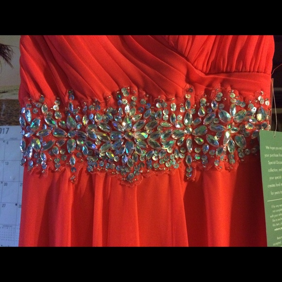 Bright coral prom dress - Picture 2 of 4