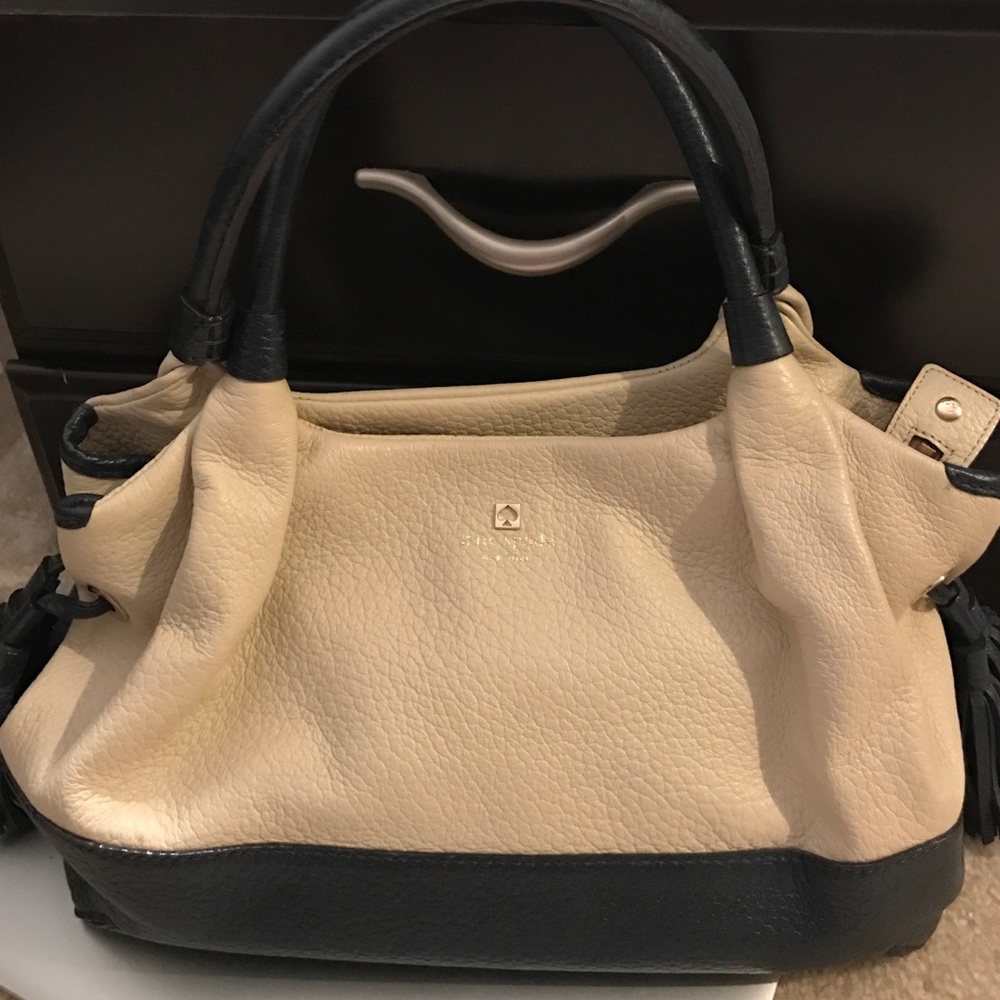 Kate spade navy/ivory pebbled leather bag