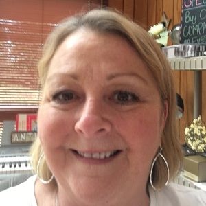 Meet your Posher, Gloria