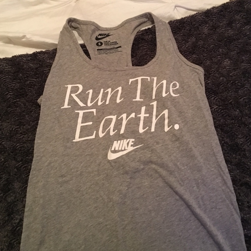 Nike tank!!