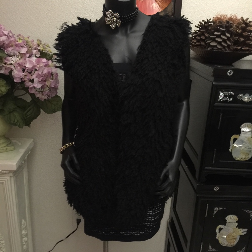 Max studio black faux-fur vest coat