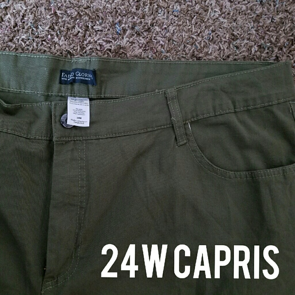 Nwt 24w capris